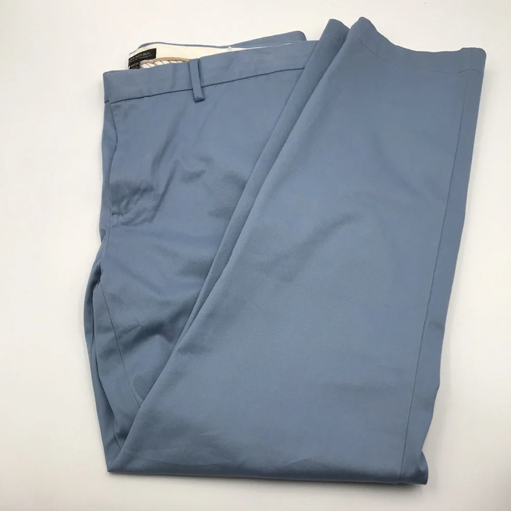 NWOT Banana Republic Tapered Rapid Movement Chino Washed Denim